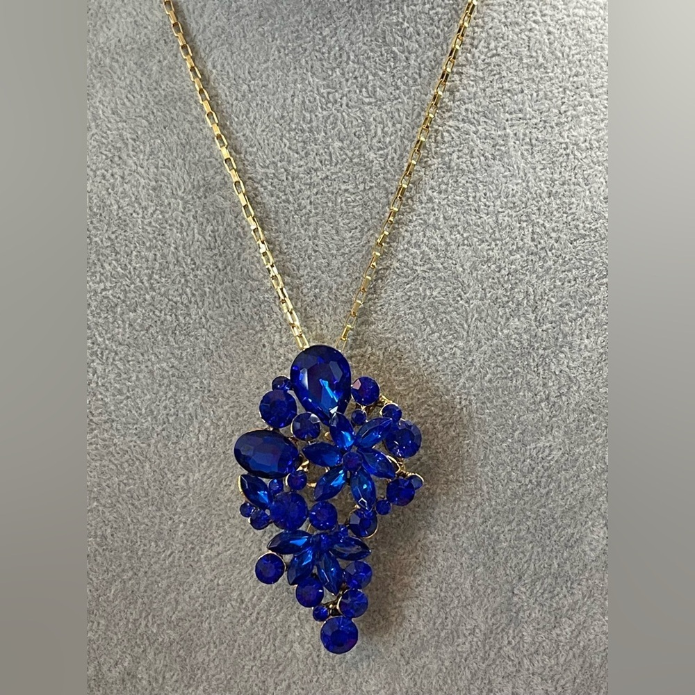Blue glass pendant / brooch necklace
